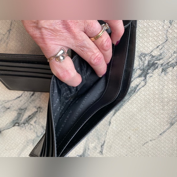 BURBERRY Upscale Mega Check Bifold Wallet🔥Extra storage🔥PVC/Leather🇮🇹made!⭐️ - Picture 14 of 17